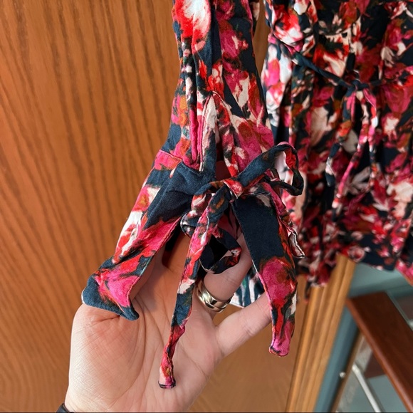 Red Floral Motherhood Maternity Blouse Size Medium Business Casual Office Green - Picture 3 of 10